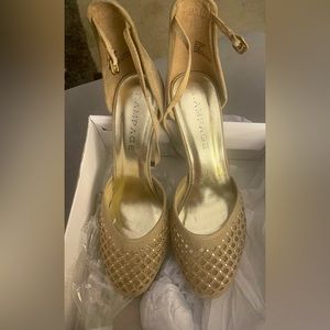 Women’s Rampage heels 9.5 M taupe.